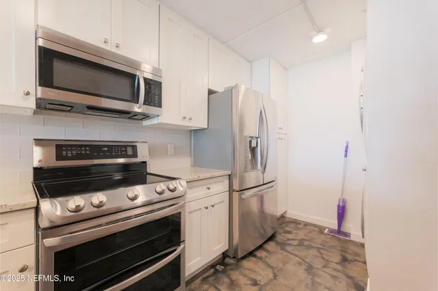 $3,900 | 275 1st Street South, Unit 102, Jacksonville Beach, FL 32250