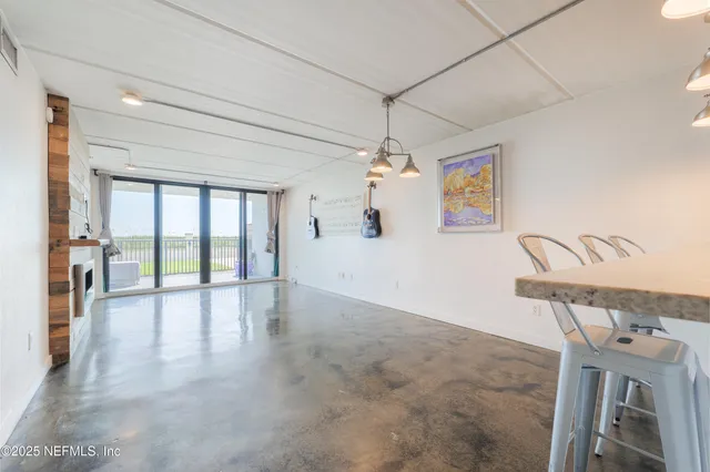 $3,900 | 275 1st Street South, Unit 102, Jacksonville Beach, FL 32250