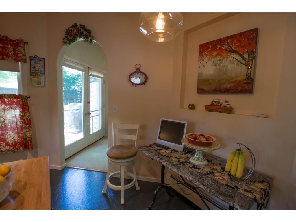 17 Arbor Road, Unit 17 South Burlington, VT 05403 - Photo 4 of 18 Gallery Image 4