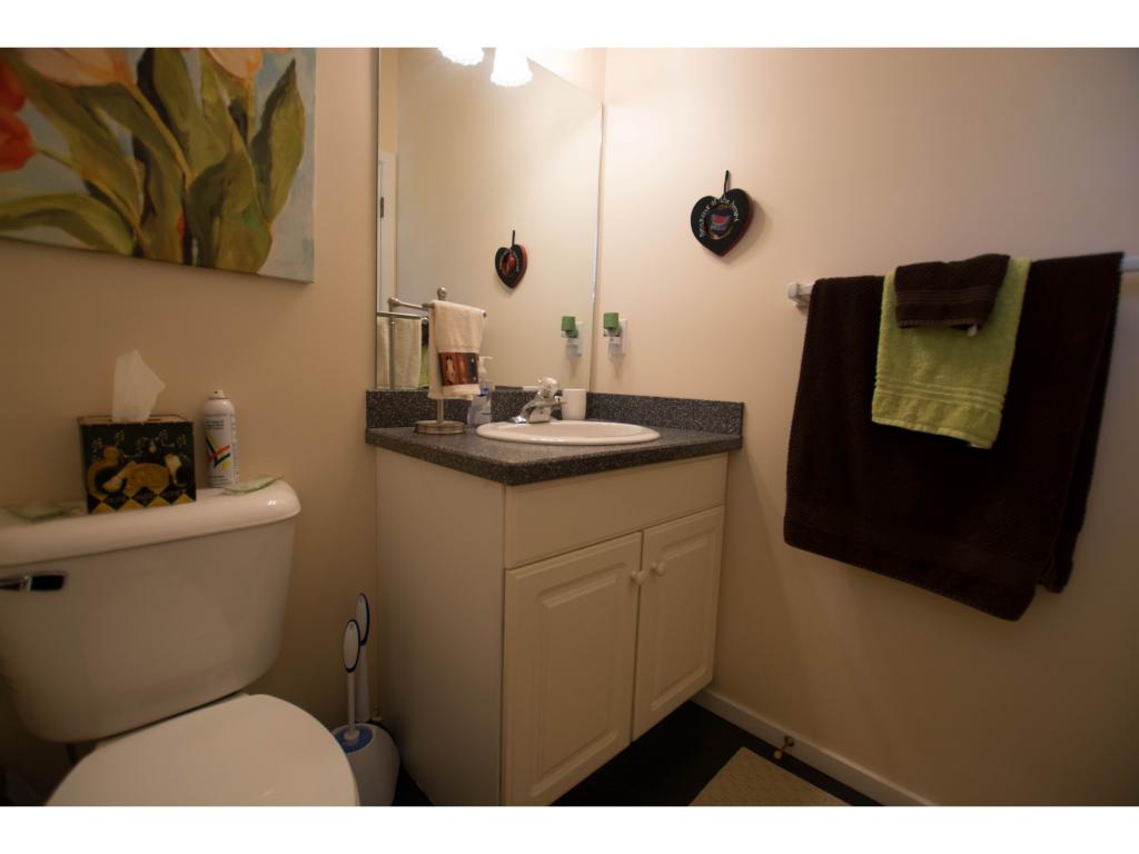 17 Arbor Road, Unit 17 South Burlington, VT 05403 - Photo 9 of 18 Gallery Image 9