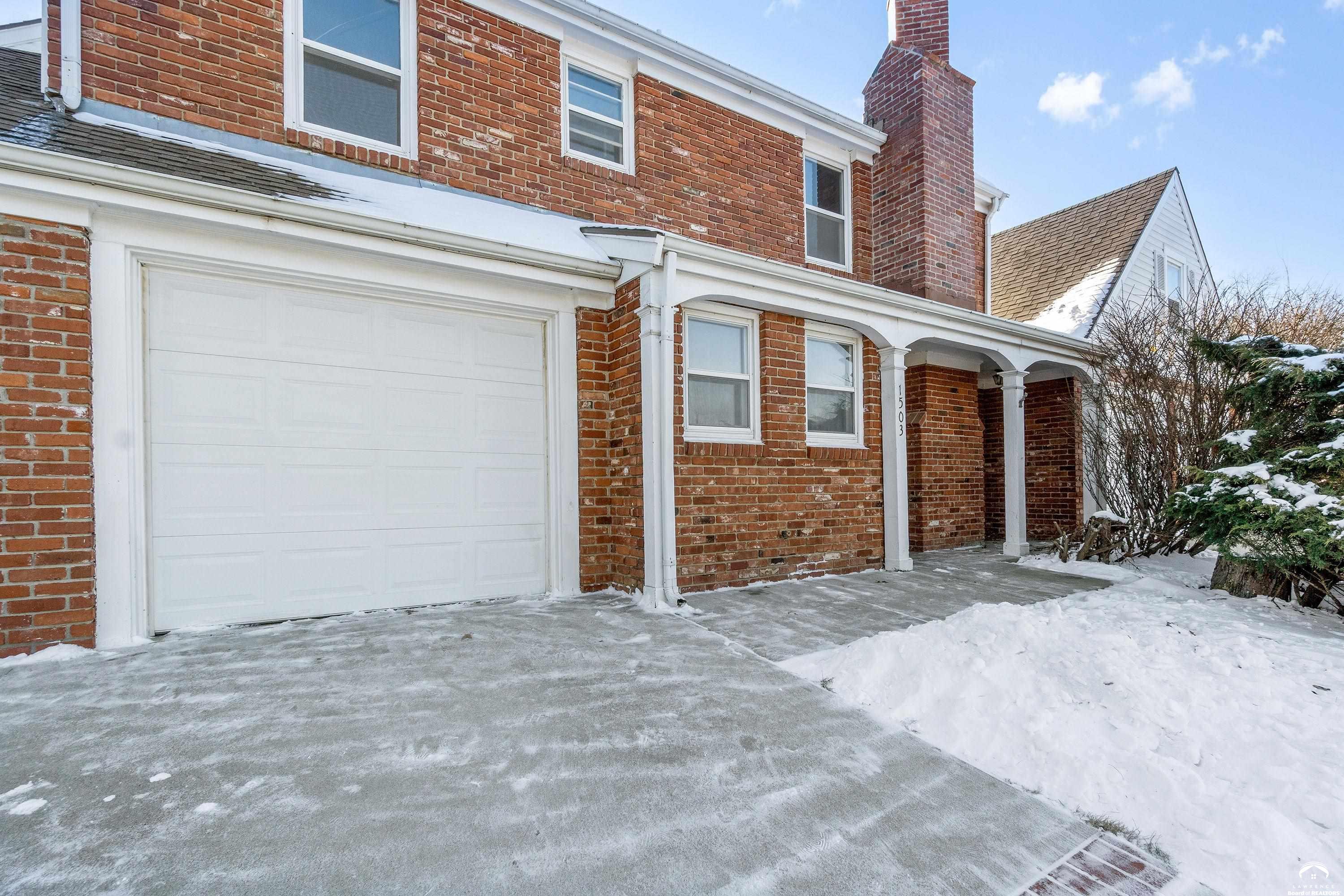 1503 Crossgate Drive Lawrence, KS 66047 - Photo 2 of 26