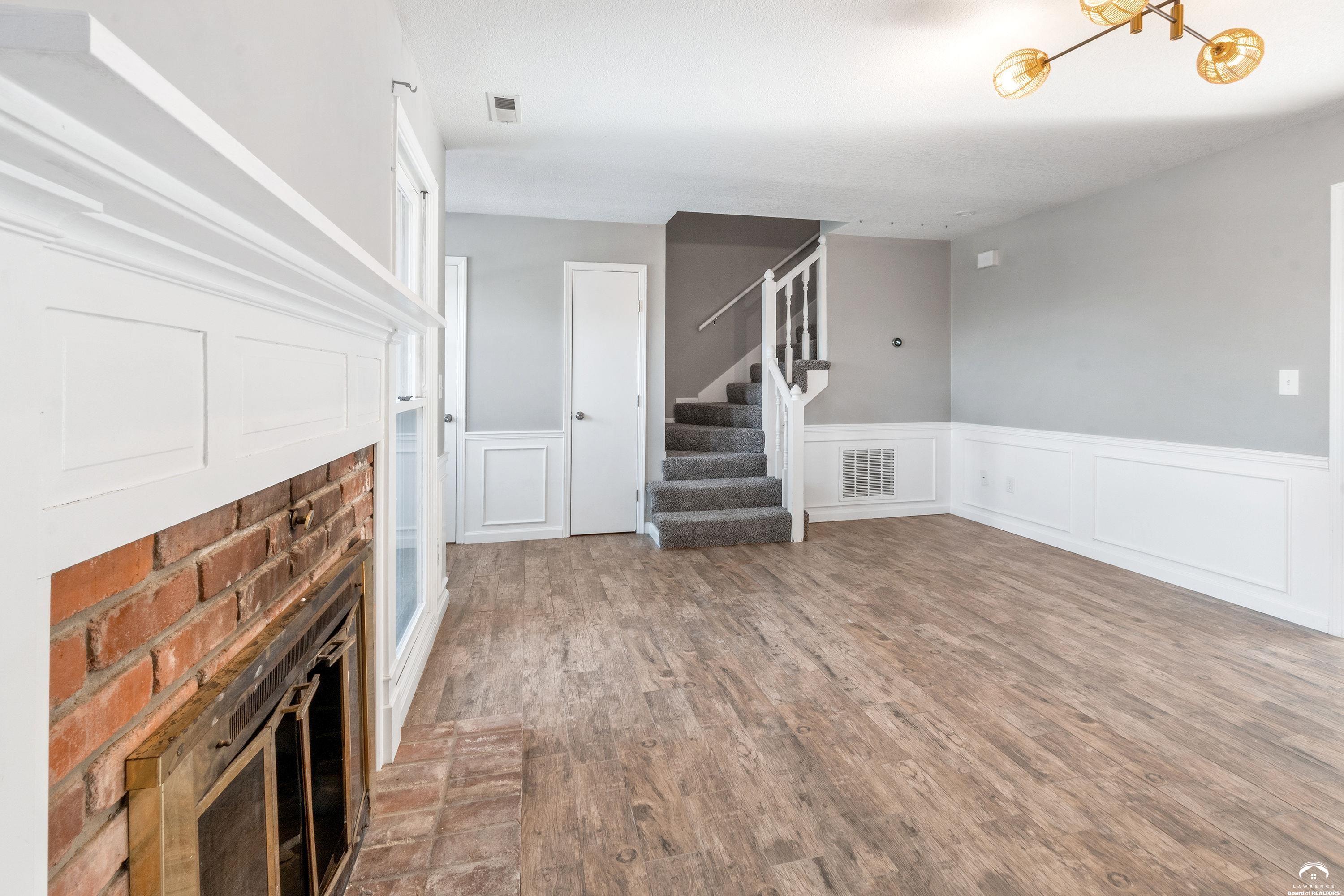 1503 Crossgate Drive Lawrence, KS 66047 - Photo 4 of 26