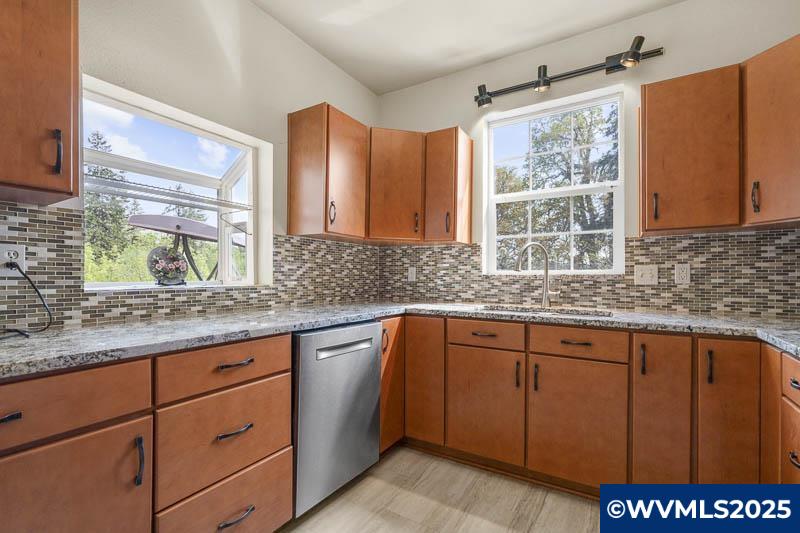 16070 Oakdale Road Dallas, OR 97338 - Photo 24 of 49