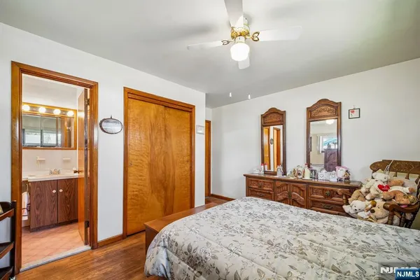 $675,000 | 31 Michael Drive, Wayne, NJ 07470