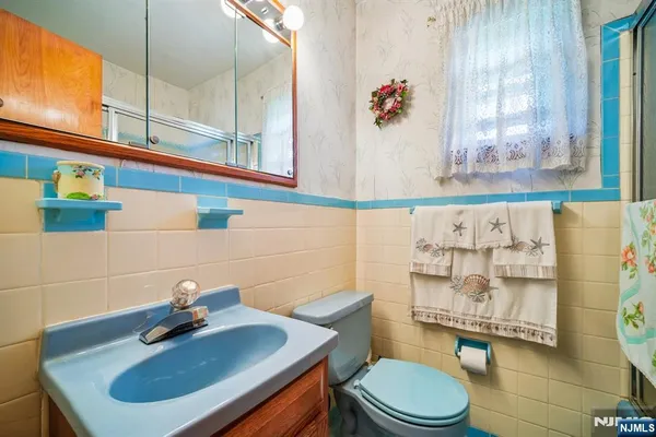 $675,000 | 31 Michael Drive, Wayne, NJ 07470