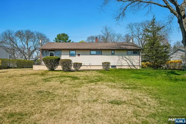 $675,000 | 31 Michael Drive, Wayne, NJ 07470