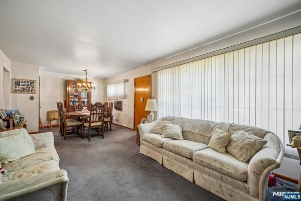 $675,000 | 31 Michael Drive, Wayne, NJ 07470
