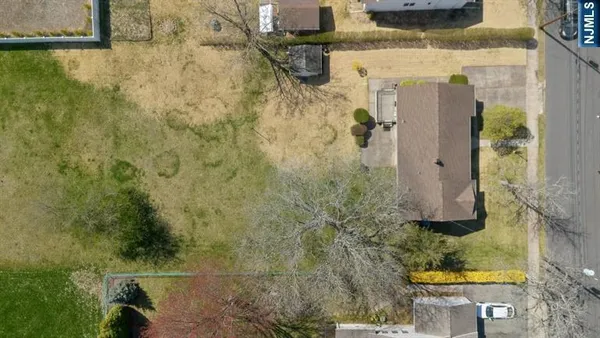 $675,000 | 31 Michael Drive, Wayne, NJ 07470