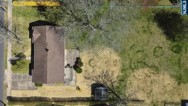 $675,000 | 31 Michael Drive, Wayne, NJ 07470