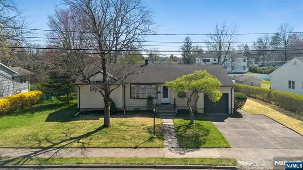 $675,000 | 31 Michael Drive, Wayne, NJ 07470