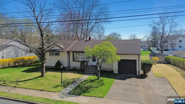 $675,000 | 31 Michael Drive, Wayne, NJ 07470