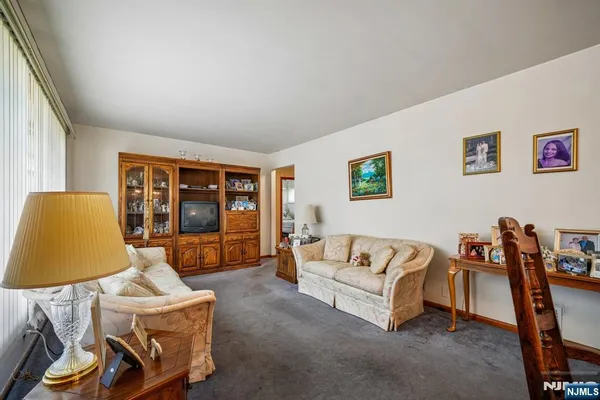 $675,000 | 31 Michael Drive, Wayne, NJ 07470