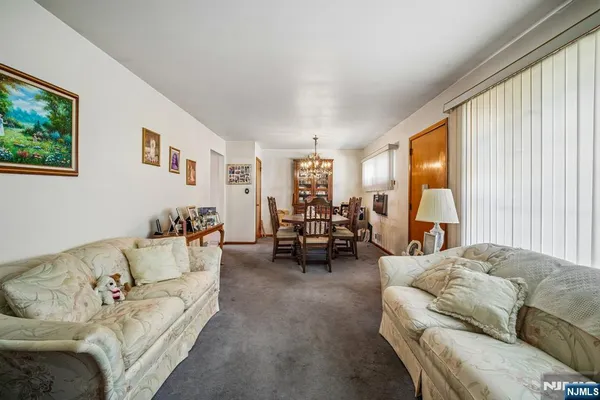 $675,000 | 31 Michael Drive, Wayne, NJ 07470