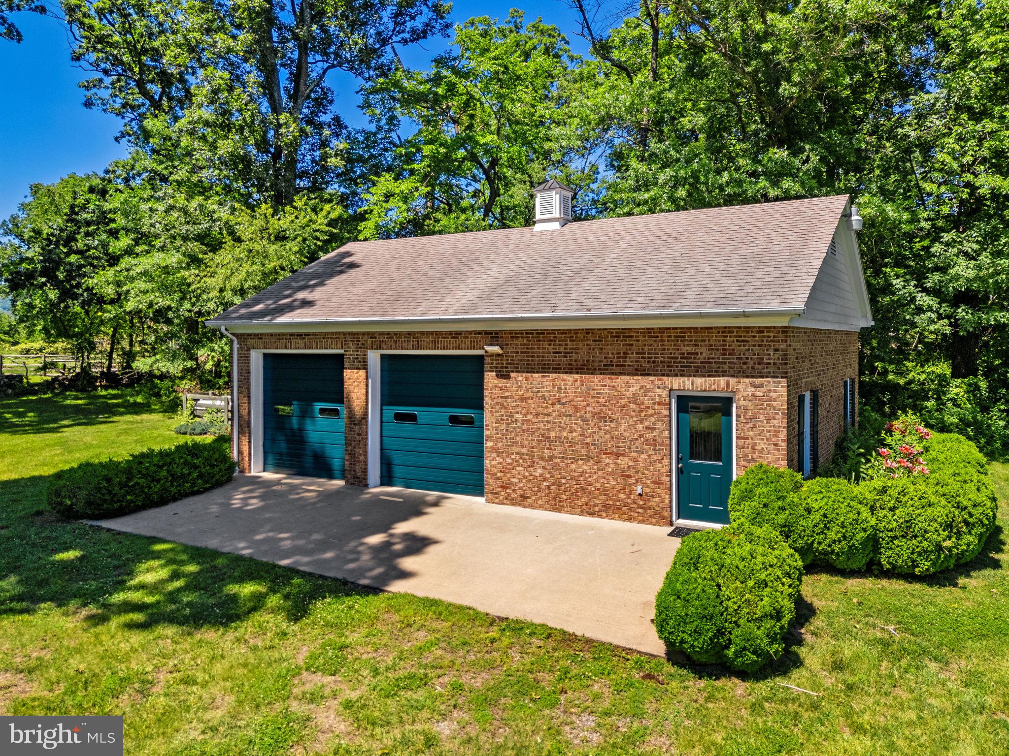 1310 Delaplane Grade Road Upperville, VA 20184 - Photo 47 of 94 Large all brick detached 2-car garage