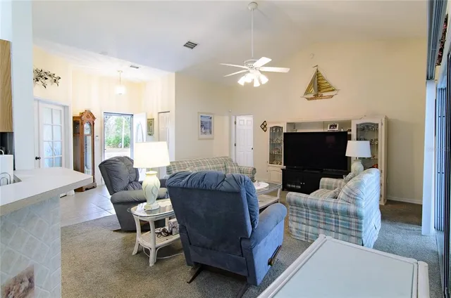 $389,000 | 1 White Horse Lane, Palm Coast, FL 32164