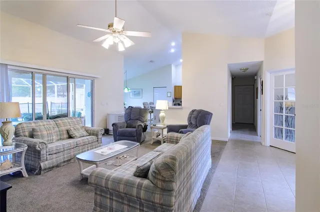 $389,000 | 1 White Horse Lane, Palm Coast, FL 32164