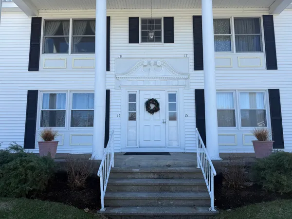 $165,000 | 17 Veazie Villas, Unit 17, Veazie, ME 04401