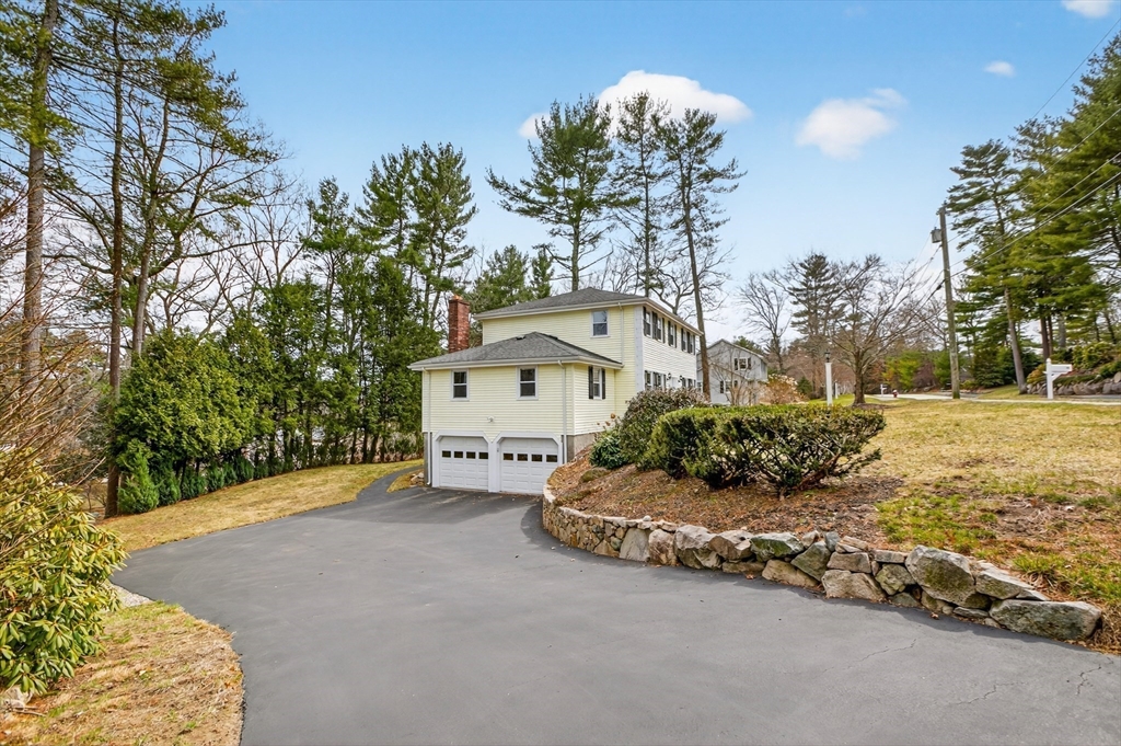 16 Eastmount Road Medfield, MA 02052 - Photo 4 of 35