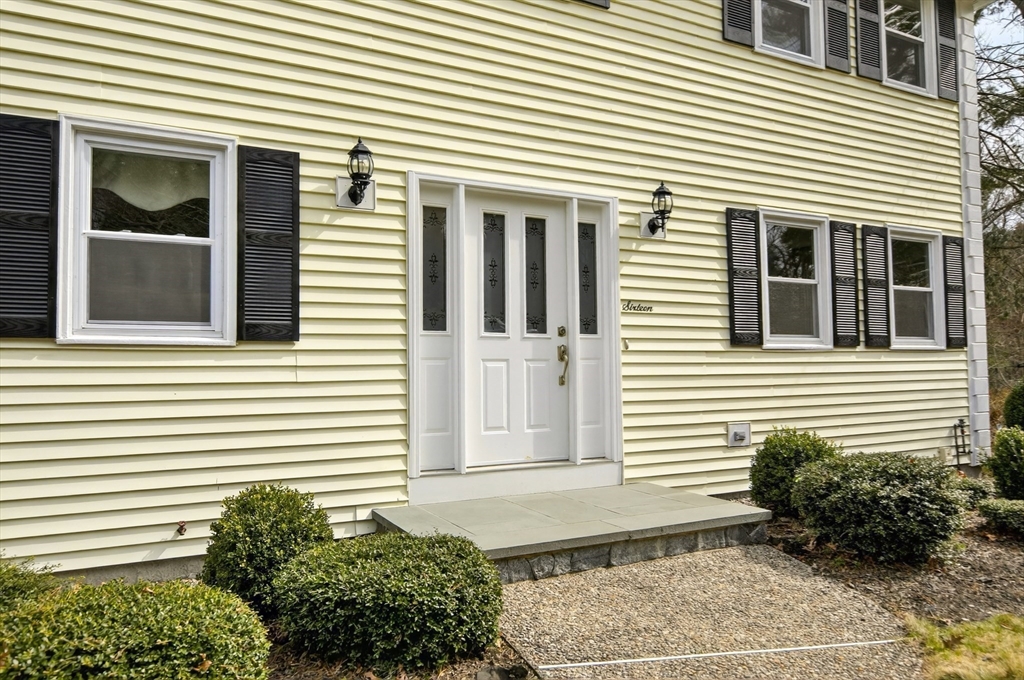 16 Eastmount Road Medfield, MA 02052 - Photo 5 of 35