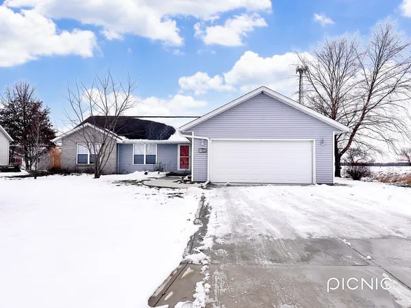 $260,000 | 1455 Bluebell Lane, Farmer City, IL 61842