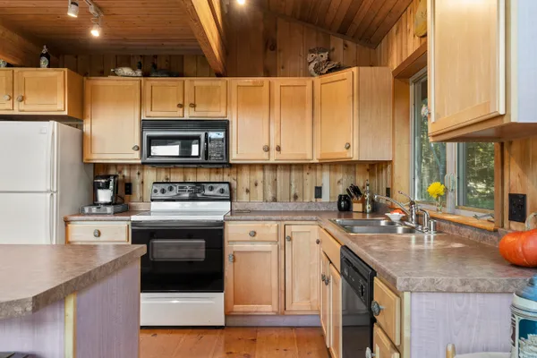 $595,000 | 49 Seawood Park Road, New Harbor, ME 04554