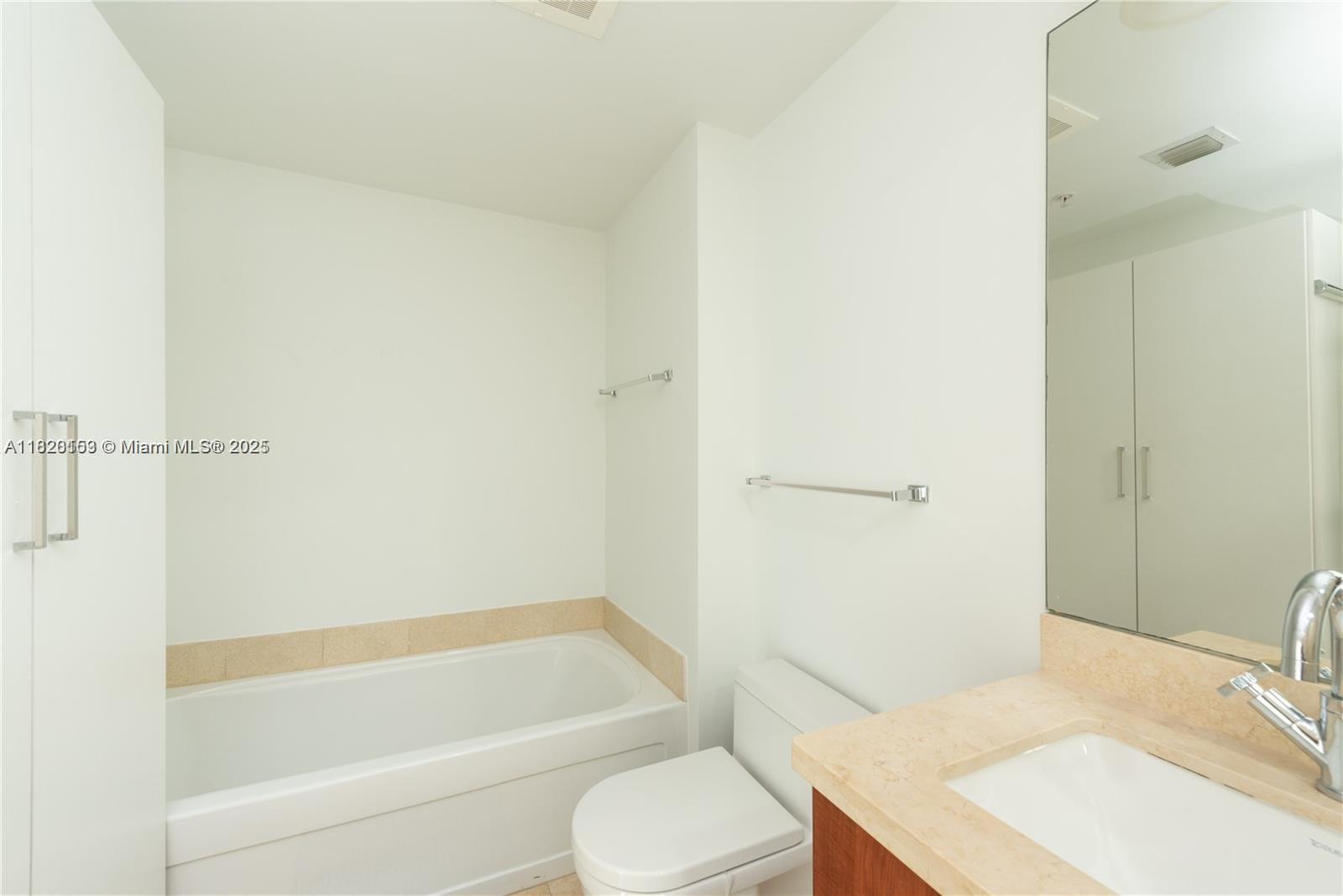 1111 Southwest 1st Avenue, Unit 3218N Miami, FL 33130 - Photo 9 of 21