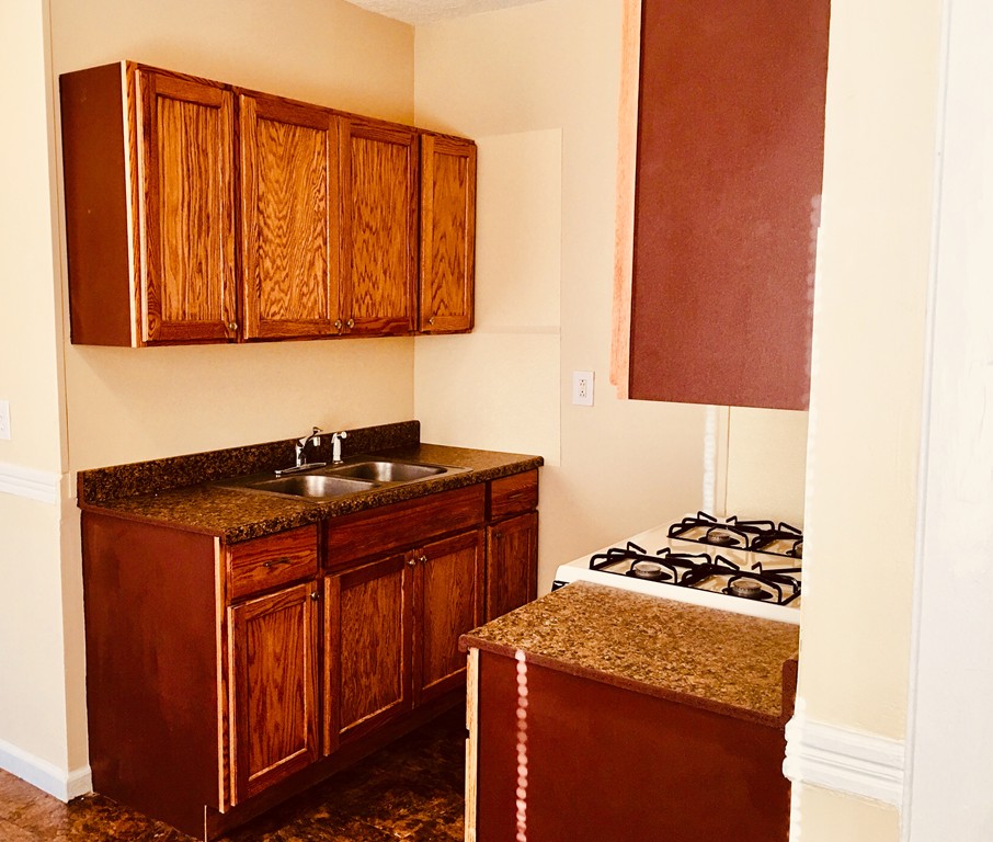 30 Foster Street Springfield, MA 01105 - Photo 4 of 10