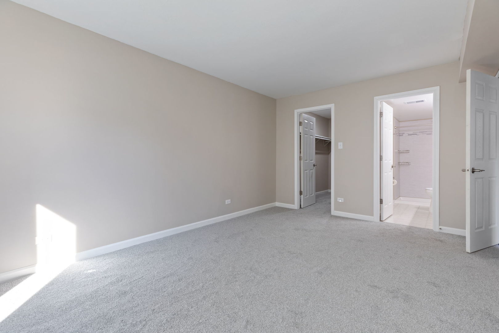 11134 NW Road, Unit 2C Palos Hills, IL 60465 - Photo 14 of 24 a view of empty room