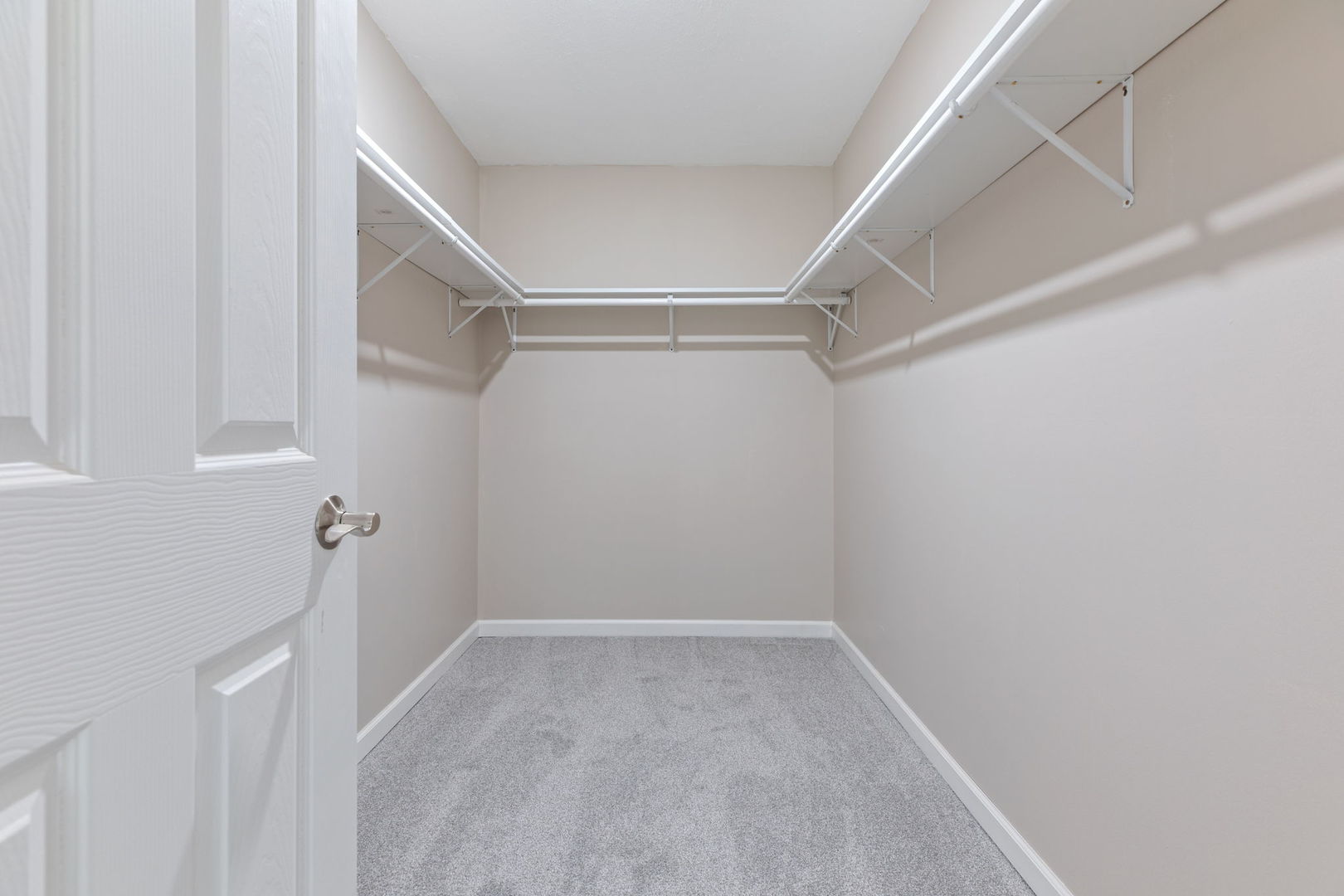 11134 NW Road, Unit 2C Palos Hills, IL 60465 - Photo 16 of 24 a view of small space