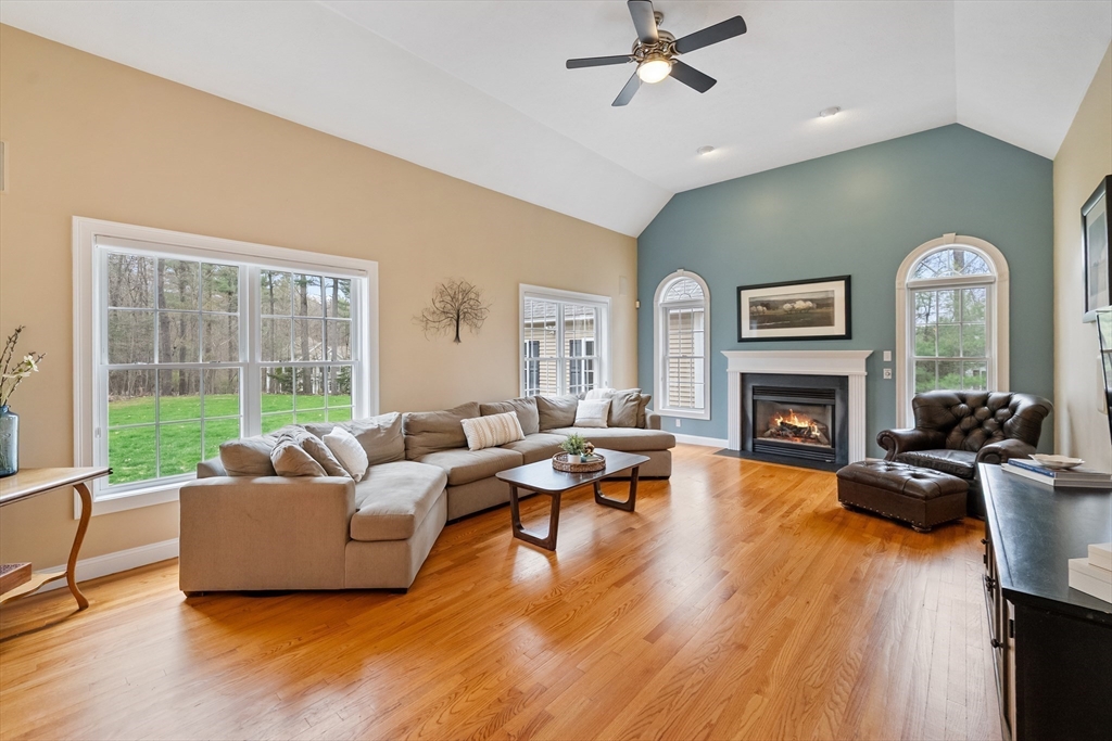20 Hancock Road Windham, NH 03087 - Photo 4 of 40 Gallery Image 4