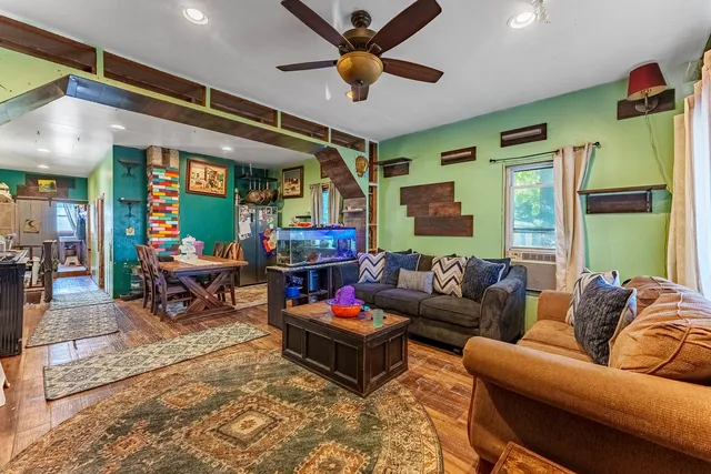 $290,000 | 256 Mc Roberts Street, Joliet, IL 60432