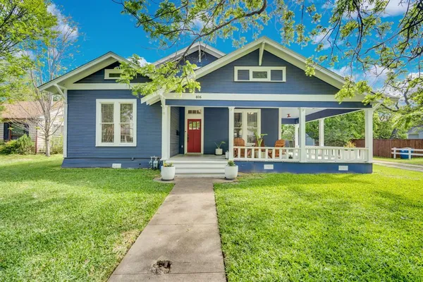 $325,000 | 806 North Preston Street, Ennis, TX 75119
