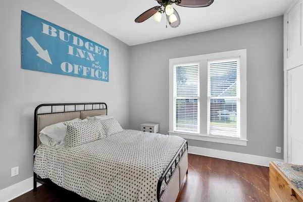 $325,000 | 806 North Preston Street, Ennis, TX 75119