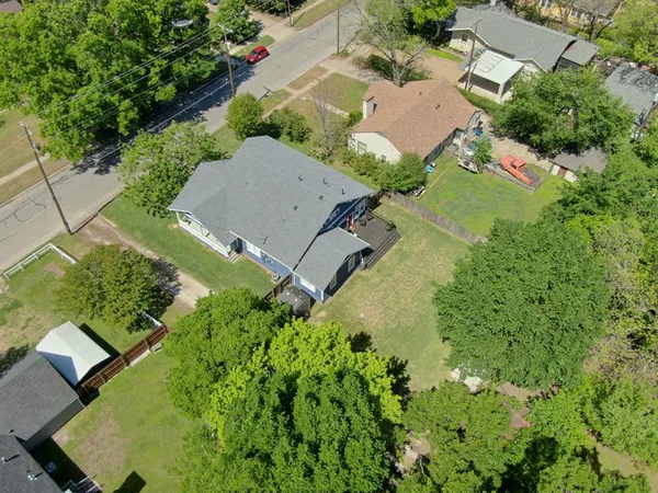 $325,000 | 806 North Preston Street, Ennis, TX 75119
