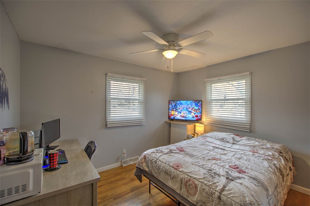 2105 North Summit Avenue Decatur, IL 62526 - Photo 16 of 29 Gallery Image 16