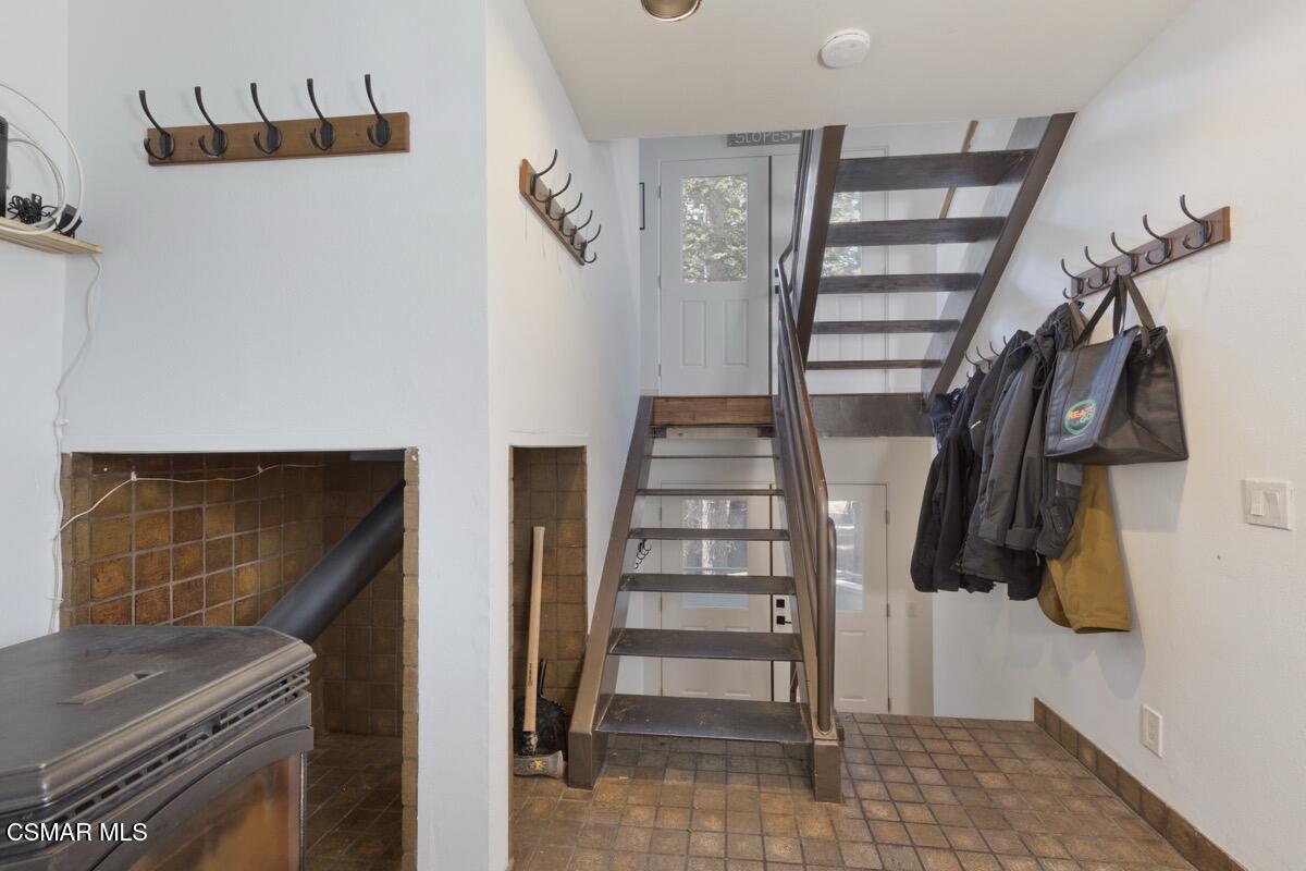 343 Grindelwald Road Mammoth Lakes, CA 93546 - Photo 9 of 60 343 Grindelwald MLS 115