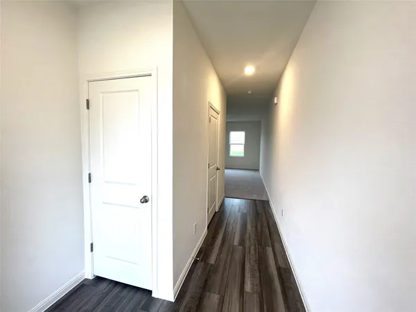 $2,000 | 701 Redfish Lane, Hutto, TX 78634