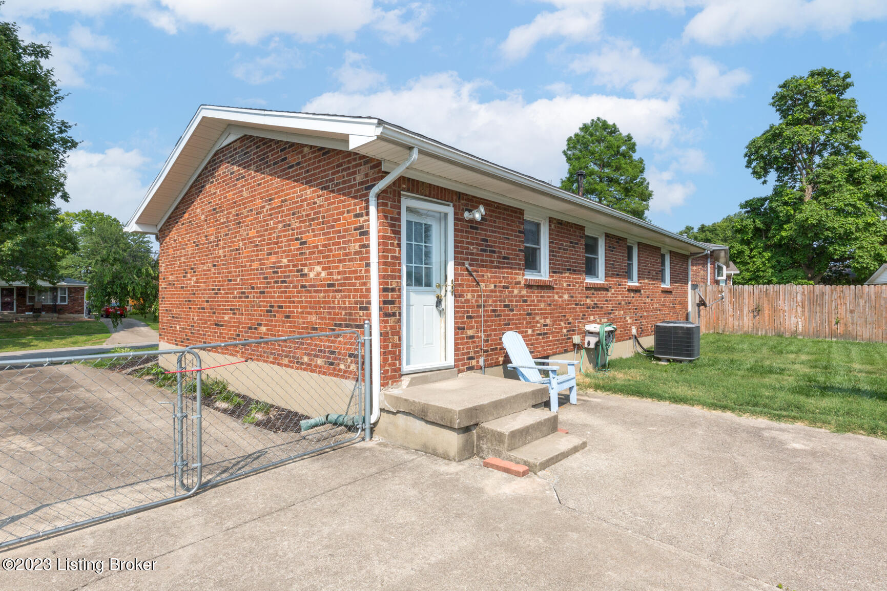 2606 Alps Road Louisville, KY 40216 - Photo 36 of 40 2606 Alps-36