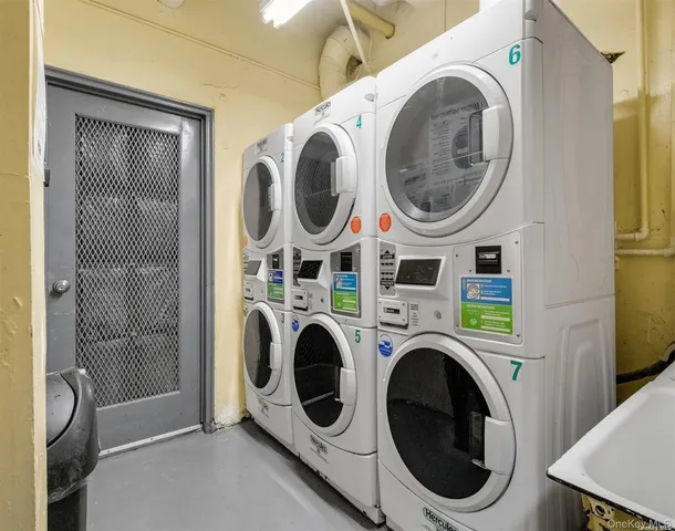 $2,000 | 63-80 Wetherole Street, Unit 2A | Rego Park