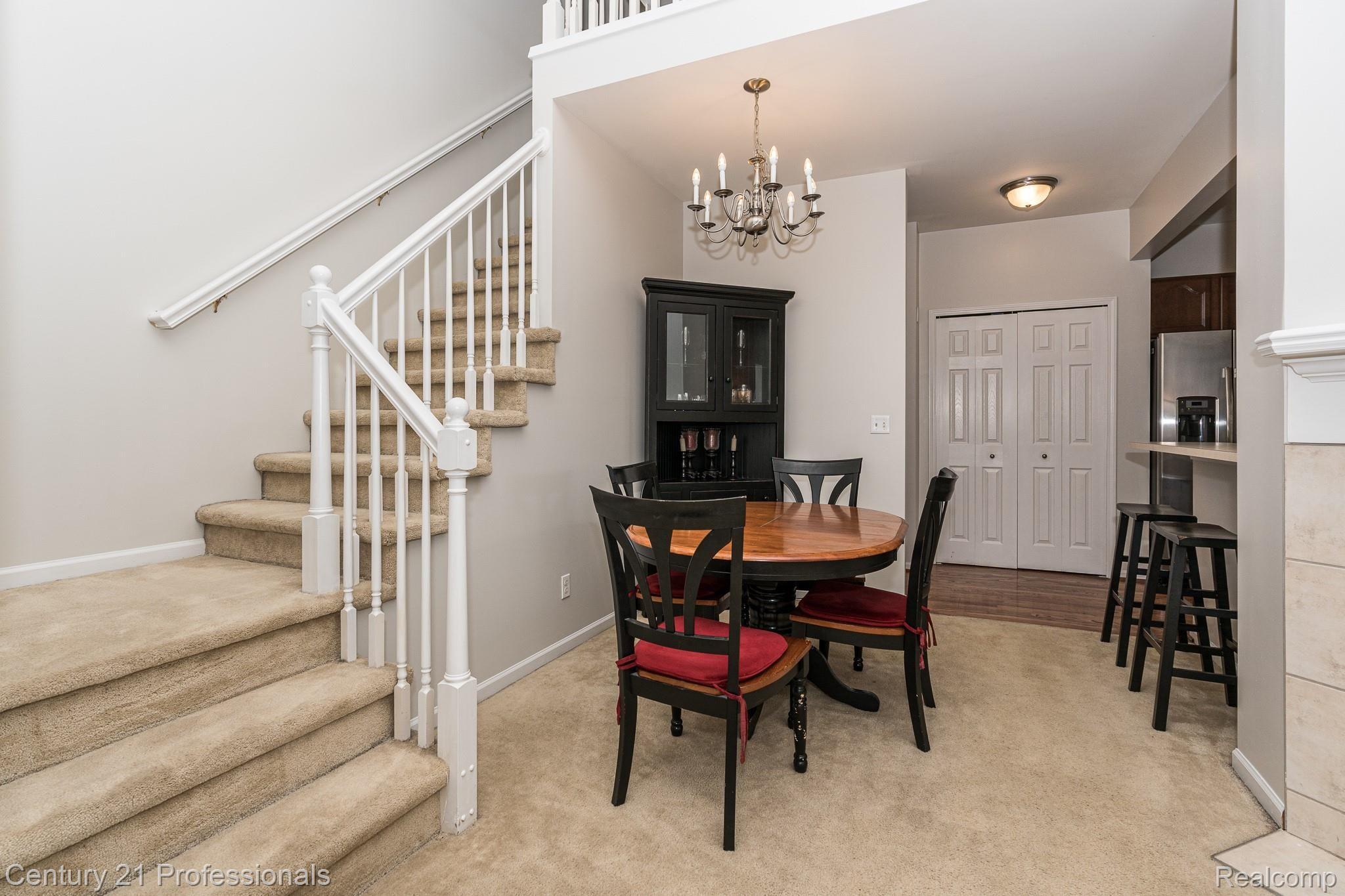 663 West Bluff Court Rochester, MI 48307 - Photo 7 of 38 663 W Bluff MLS-W009.jpg