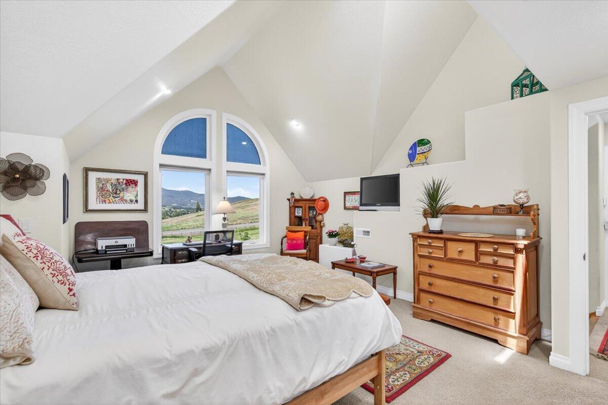 39 East Valley View Road Ashland, OR 97520 - Photo 42 of 73 51-51
