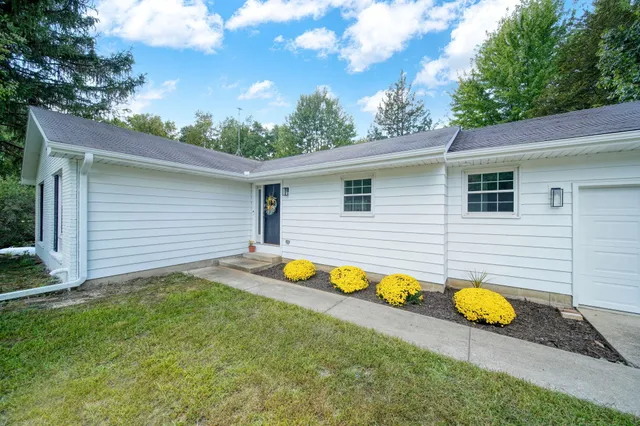 $765,000 | 1865 Lindsey Road, Clarklake, MI 49234
