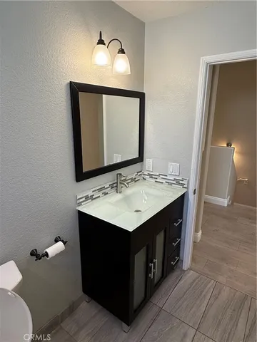 $3,700 | 19017 Gault Street, Unit 106, Reseda, CA 91335