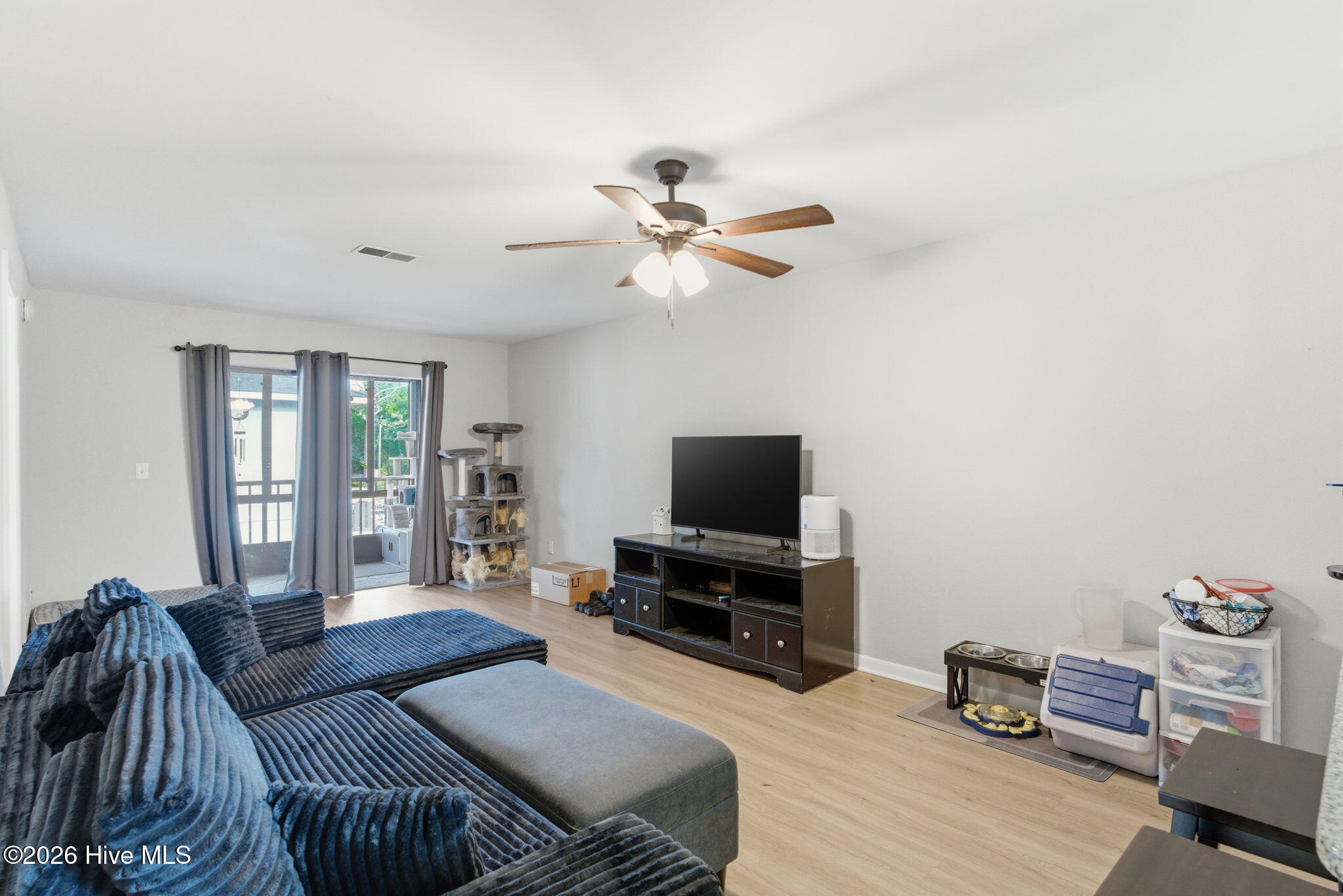 4523 Holly Tree Road, Unit 707 Wilmington, NC 28412 - Photo 6 of 48 26-web-or-mls-dsc09579