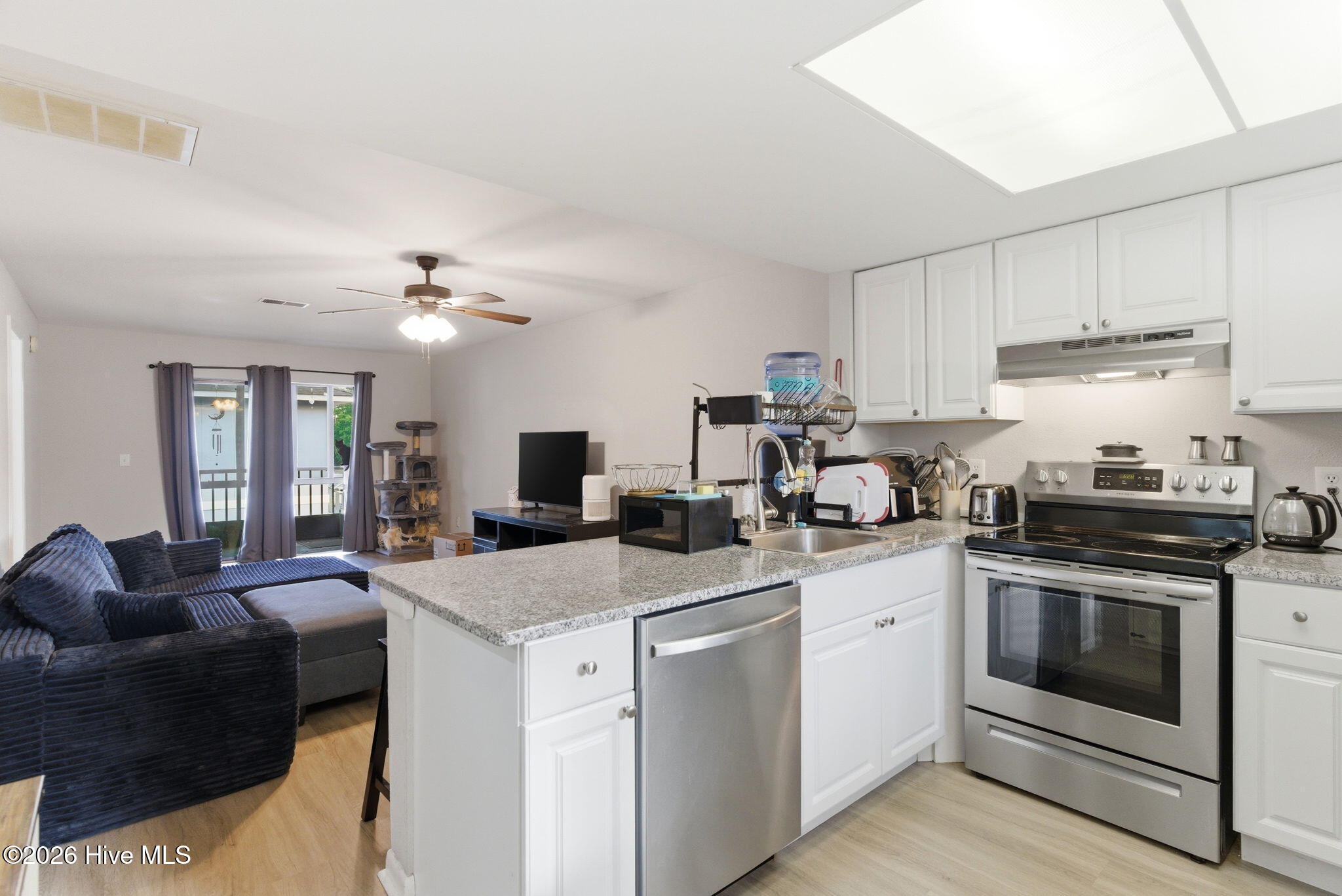 4523 Holly Tree Road, Unit 707 Wilmington, NC 28412 - Photo 9 of 48 19-web-or-mls-dsc09558