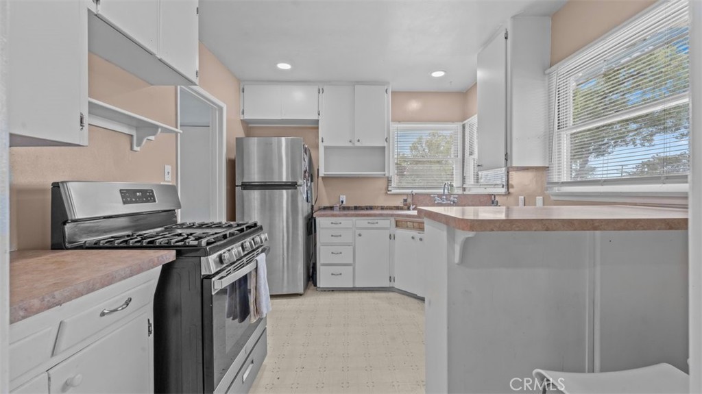 3498 Holding Street Riverside, CA 92501 - Photo 12 of 33