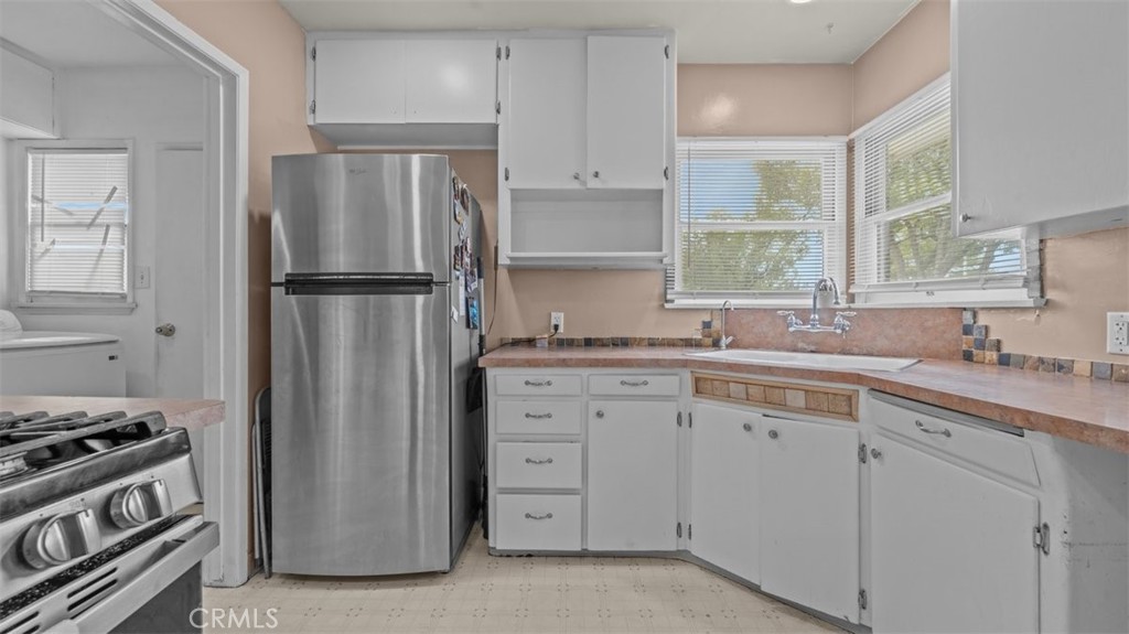 3498 Holding Street Riverside, CA 92501 - Photo 13 of 33