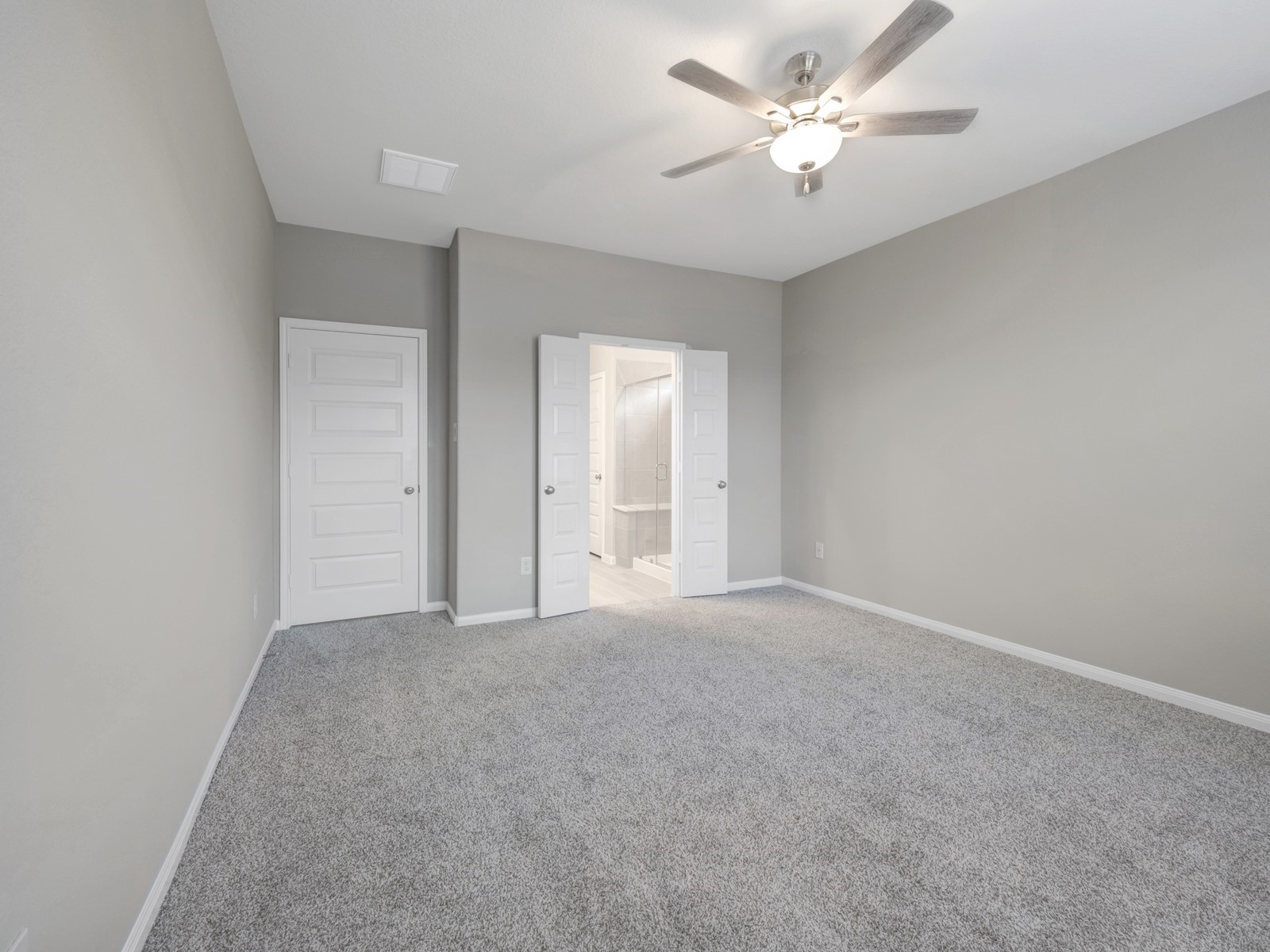 5725 Adamite Way Houston, TX 77048 - Photo 10 of 29 Photo is not of the actual home, but is an inspirational photo of builder’s model home and may depict options, furnishings, and/or decorator features that are not included