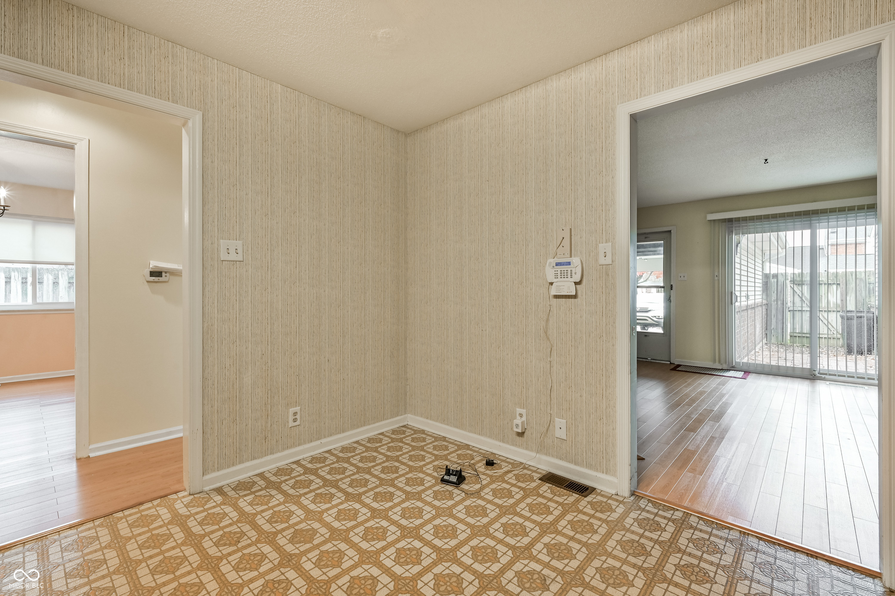 7646 Vintage Court Lawrence, IN 46226 - Photo 12 of 27