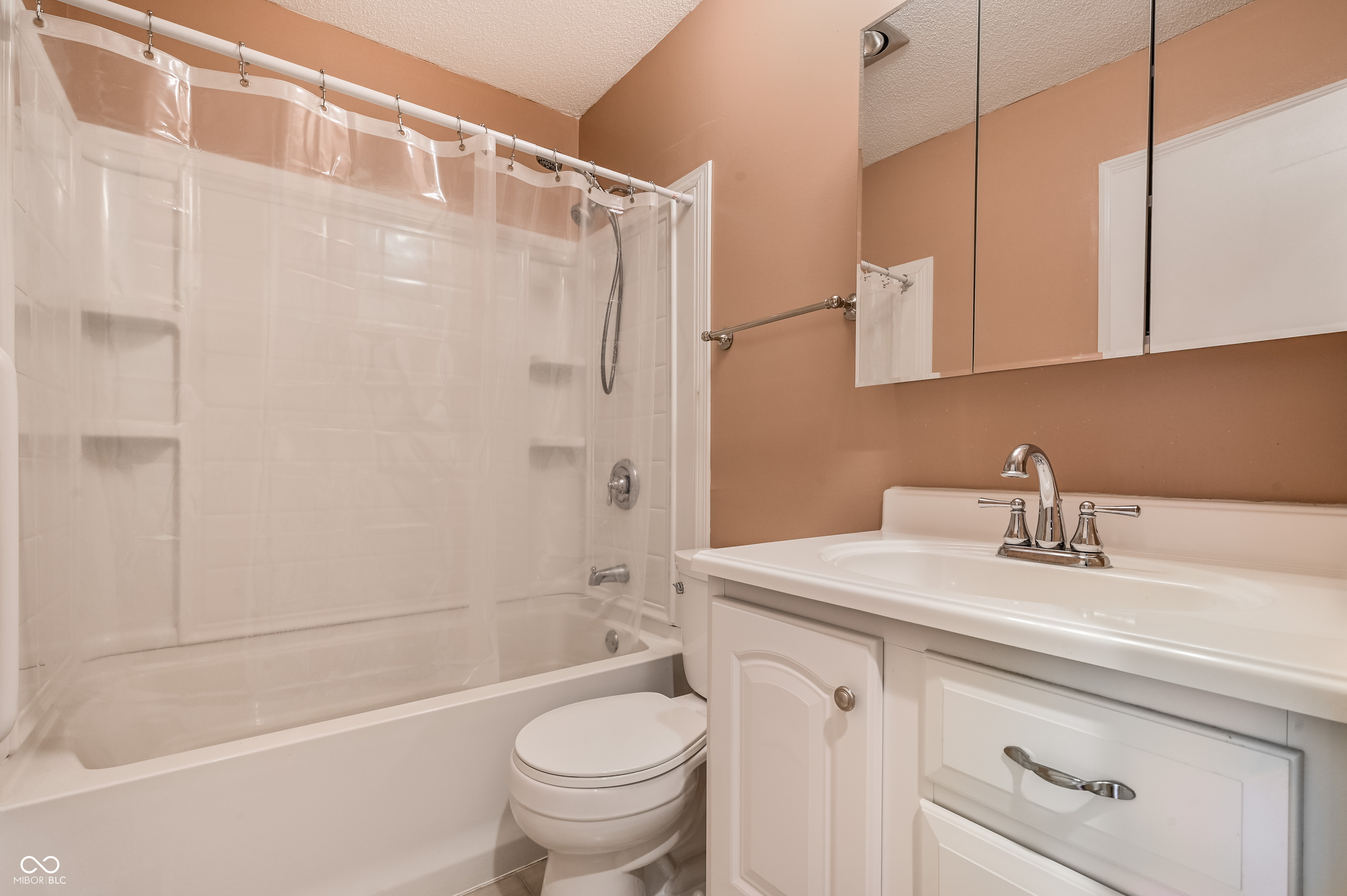 7646 Vintage Court Lawrence, IN 46226 - Photo 19 of 27